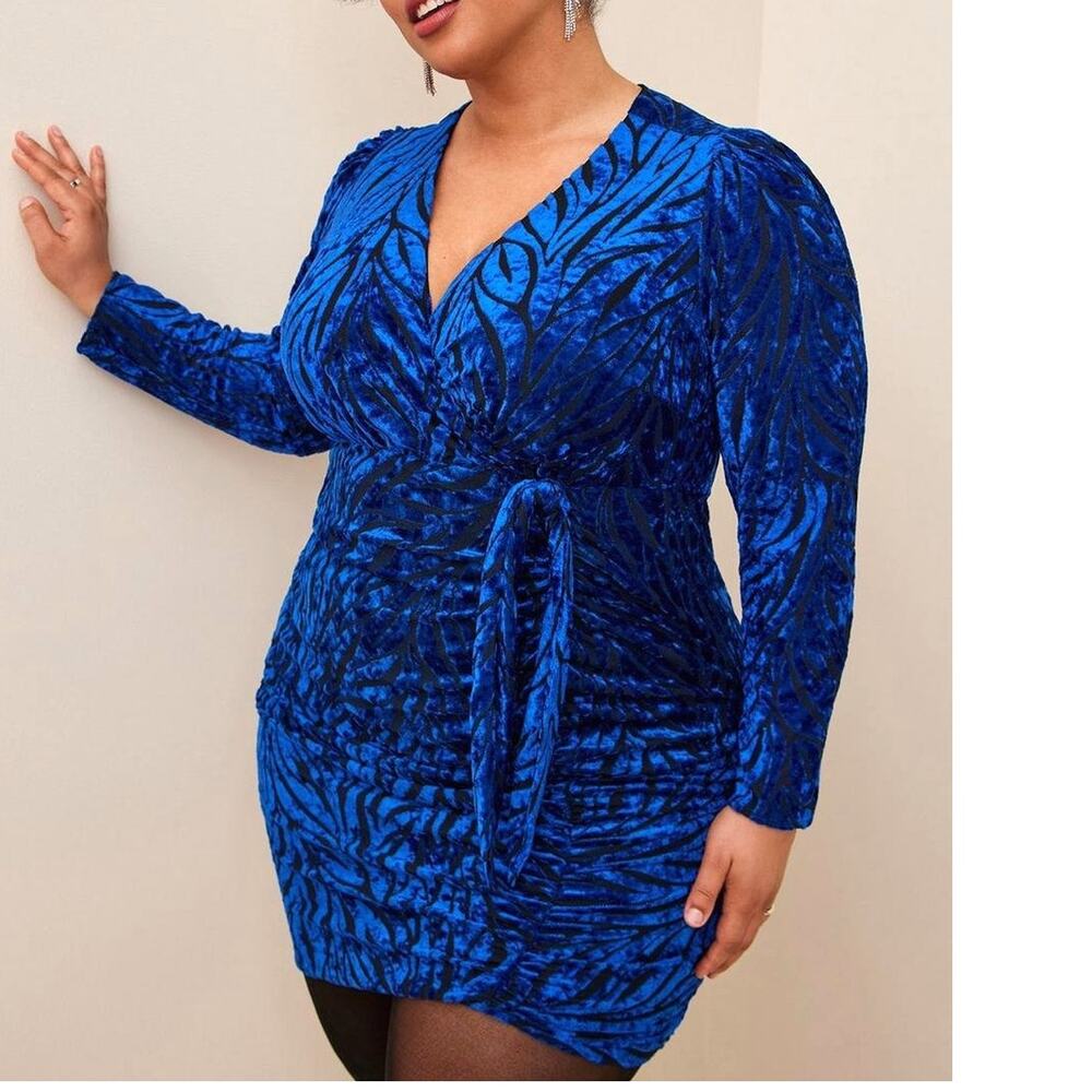 Torrid Size 18 Sexy Blue & Black Velvet Cocktail Party Mini Dress w/Long Sleeves